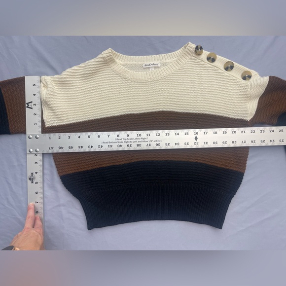 Derek Heart Cream Knit Sweater - Picture 4 of 7